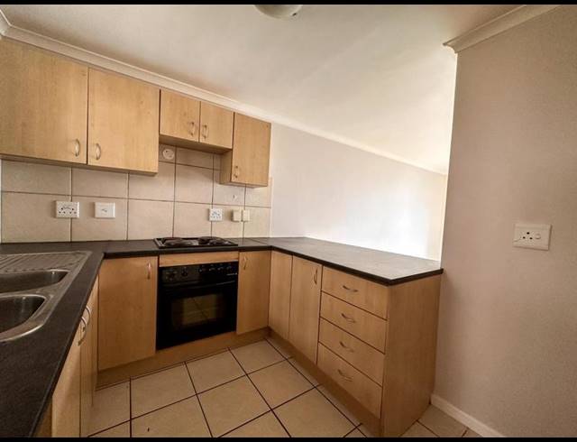 2 BEDROOM APARTMENT FOR SALE IN FAIRVIEW GOLF ESTATE